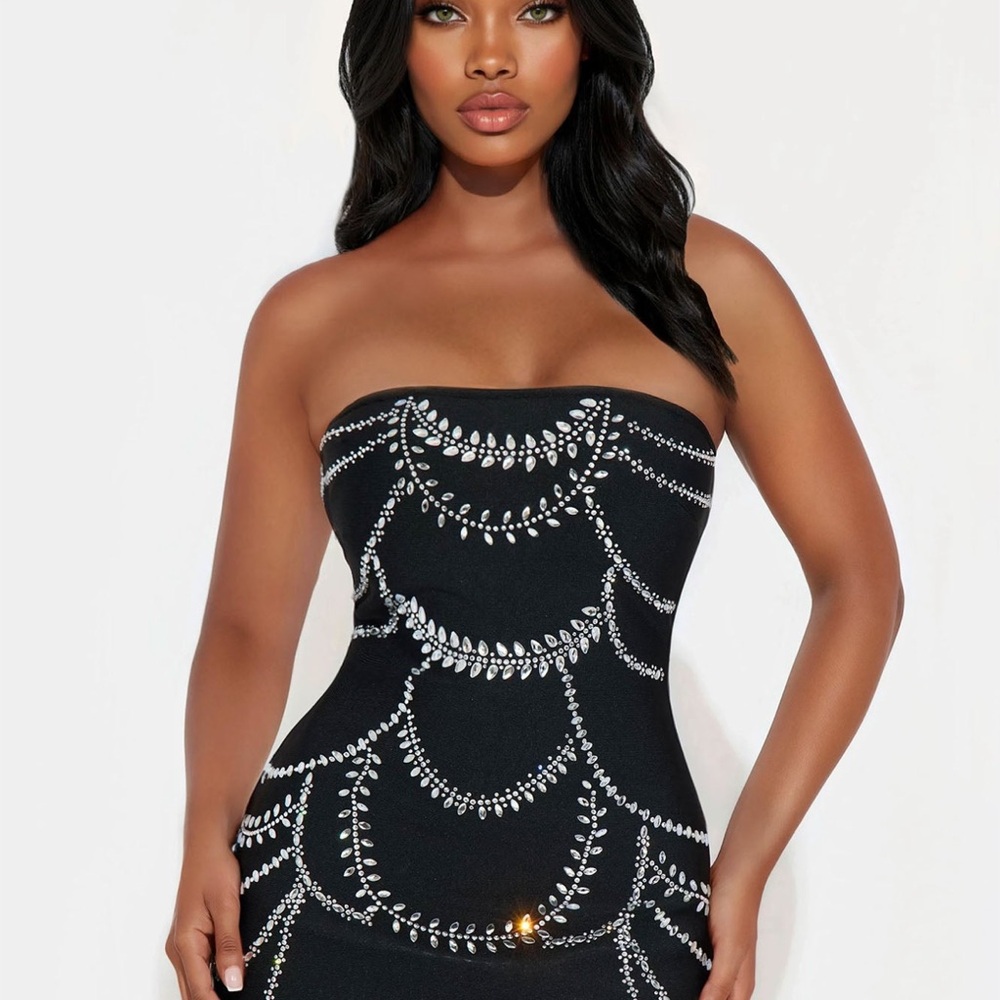 Elegant Black Strapless Dress